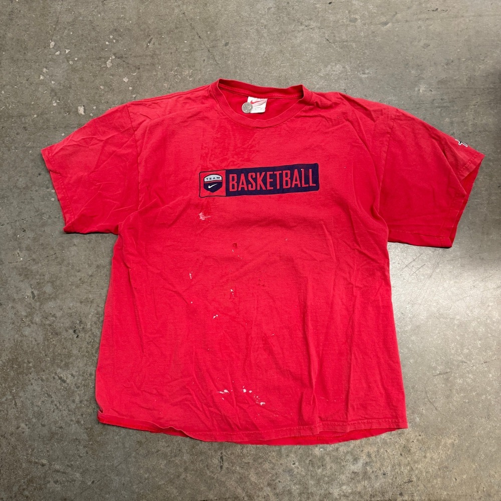 Vintage Nike Team Basketball Graphic‎ T-Shirt Red Mens XL Distressed Paint Splat